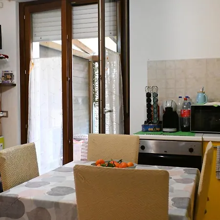 P048 Porto Recanati, Bilocale In Zona Con Corte Esterna * Porto Recanati