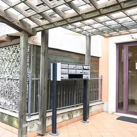 P048 Porto Recanati, Bilocale In Zona Con Corte Esterna Appartement Porto Recanati